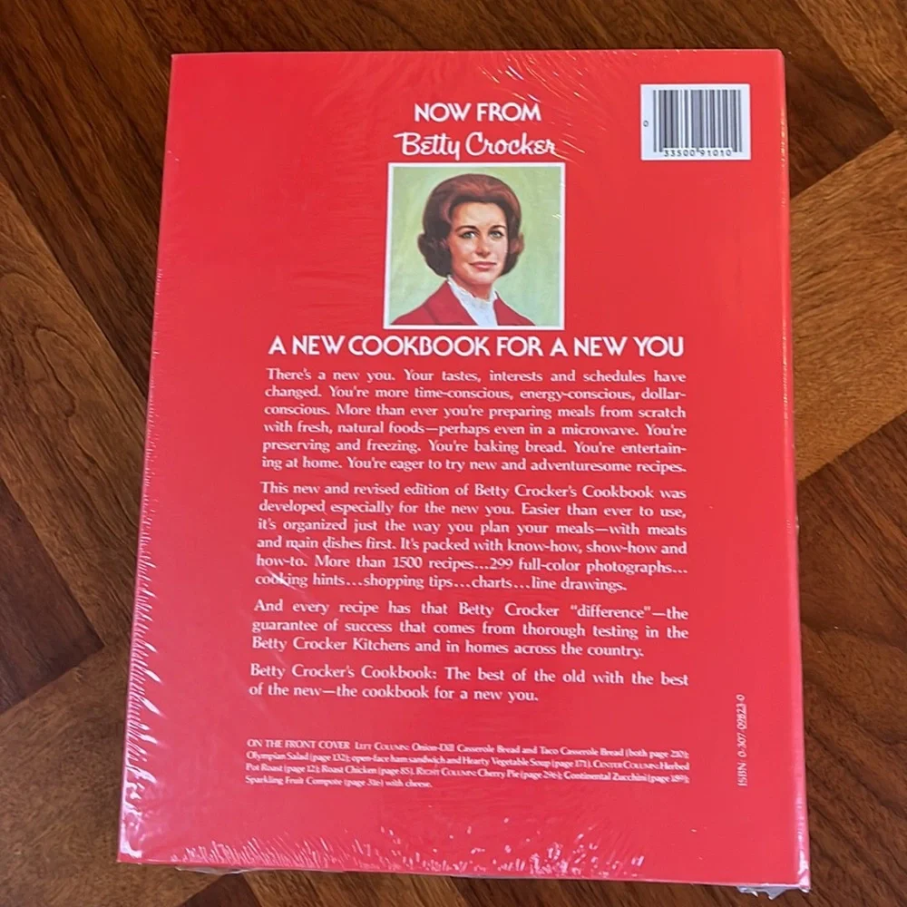 VINTAGE SEALED BETTY CROCKER'S COOKBOOK - WHITE SPIRAL BOUND - COLLECTIBLE! - Picture 2 of 9